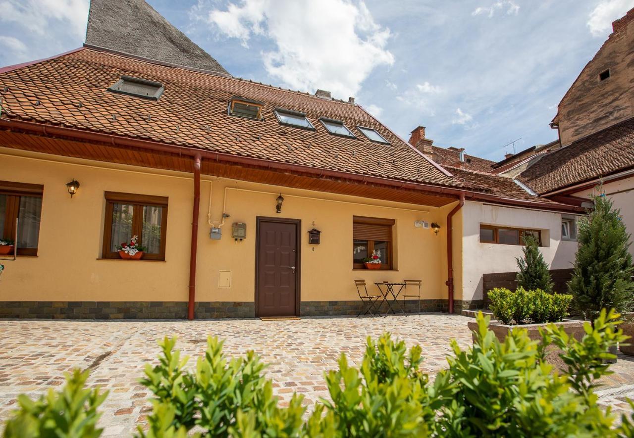 Casa Carolina Brasov Apartment Exterior photo